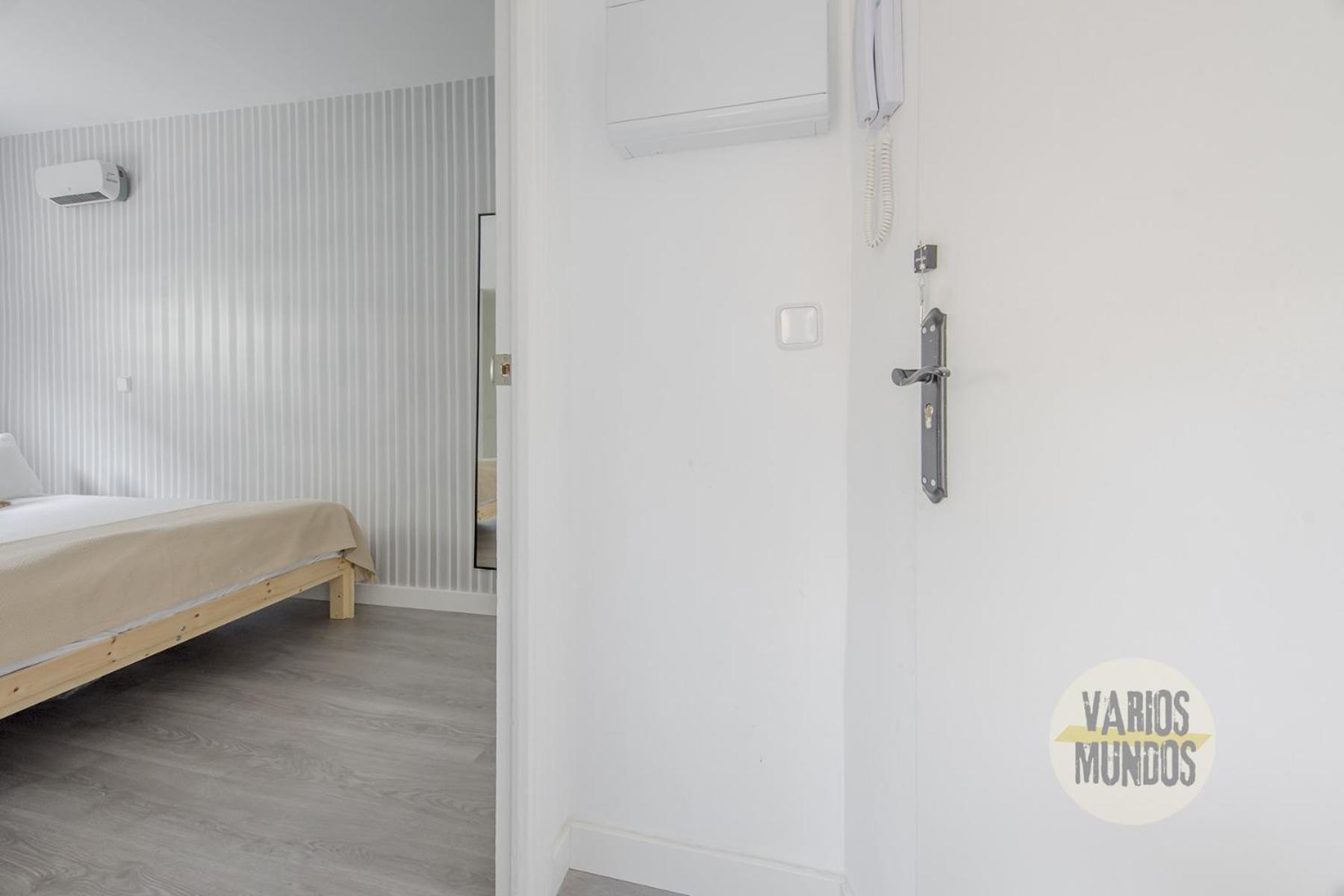 Atico Calle Silva Para 3Pax Con Terraza Esquina Con Gran Via E2 Madrid Luaran gambar